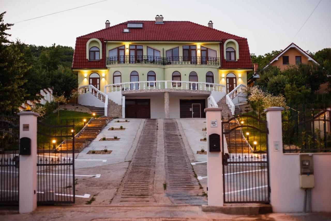 Rya Residence Oradea Exterior foto
